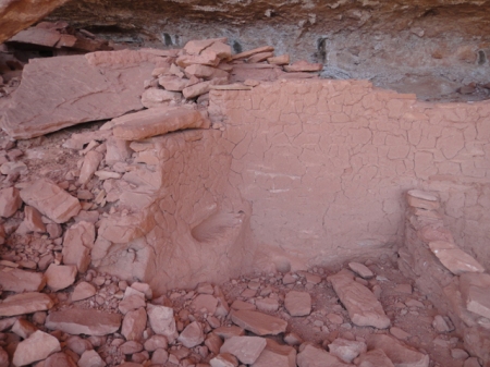 Ancestral Puebloan structure in Comb Ridge, Utah. Photo by Gerald Trainor